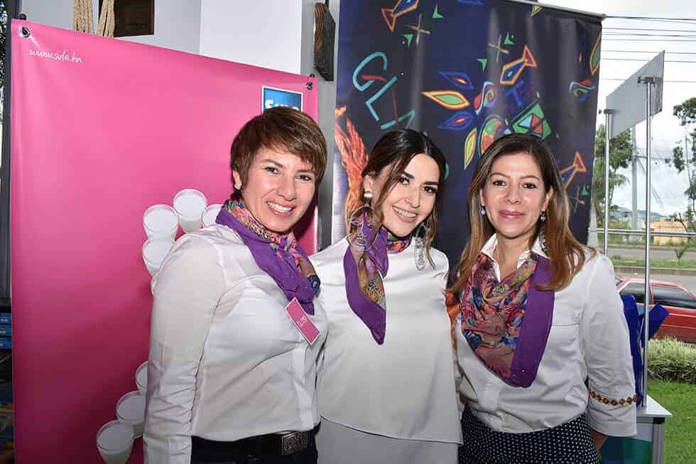 Gladys González, Mari Bardales y Mónica Gil